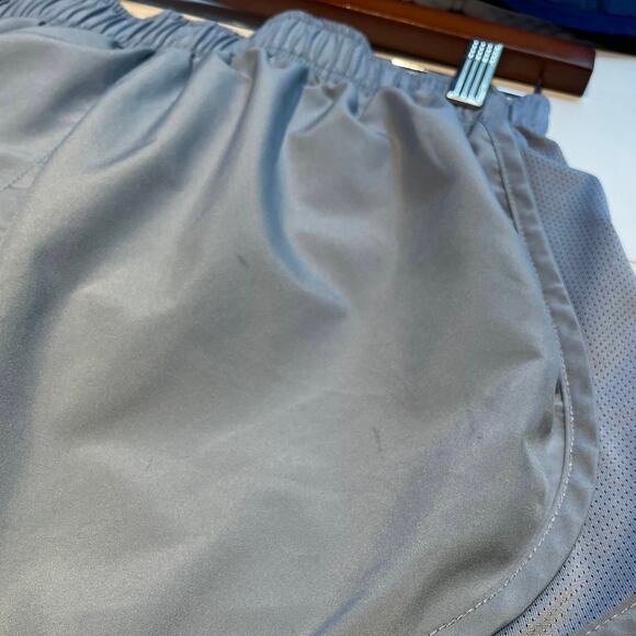 Nike Tempo Shorts Womens Medium Gray Lined Athletic Running Activewear - Picture 3 of 5